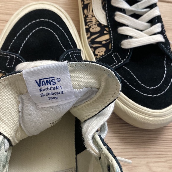 Vans off the wall, Unisex women’s size 7.5US, Men’s size 6US, Skateboard shoes - Picture 10 of 10